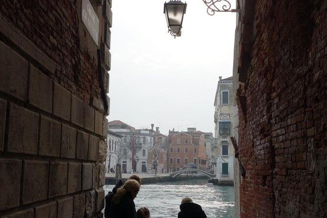 FriendInVenice: Experience the True Venice with a Private Tour - Why a Private Two-Hour Walk Beats a Big Day Tour