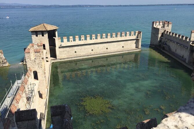 From Garda/Bardolino: 4-hour Guided Boat Cruise to Sirmione - The return ride: Villa Canossa and Punta San Vigilio from the water