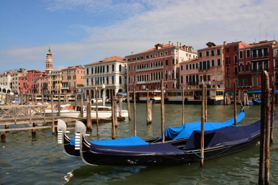 From Lake Garda: Full-Day Guided Group Tour of Venice - Return to Lake Garda: Boats, Timing, and a Long Coach Finish