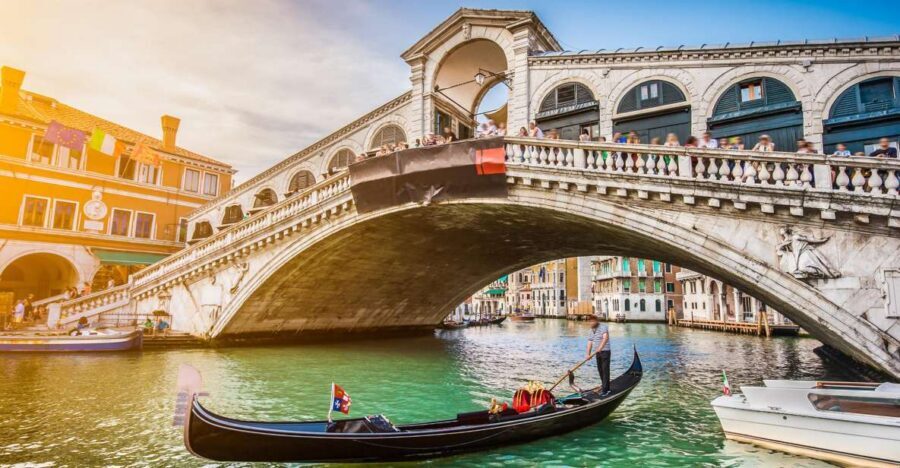 From Lake Garda: Full-Day Guided Group Tour of Venice - Why a Venice Day Trip From Lake Garda Makes Sense