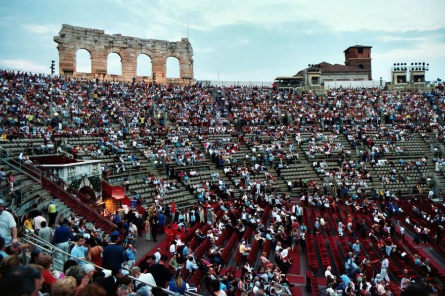 From Lake Garda: Verona Arena Opera Ticket with Transfer - Dinner before the show: build in time, not just a meal