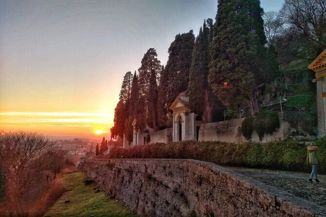 From Padua: Tour to the walled town of Monselice - Villa Duodo (Villa Valier) and the San Giorgio church on the Rocca