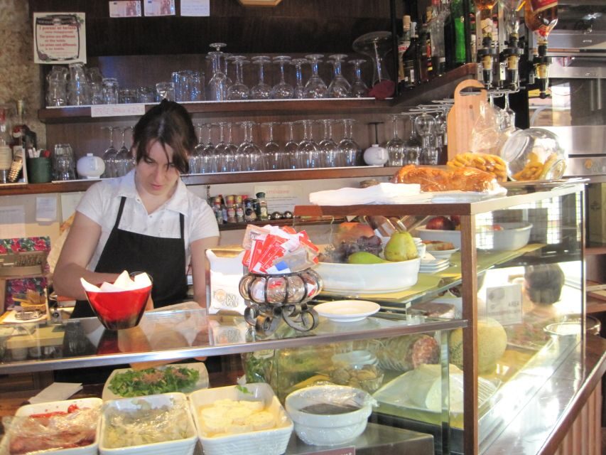 From Padua: Walking & Wine Tasting City Tour - Enoteche stops: how the tastings are actually paced