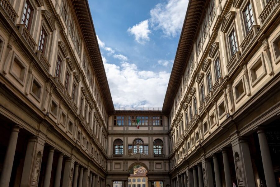 From Venice: Florence Day Trip by Train with Uffizi Ticket - Getting to the Uffizi: Your 11:15 Meeting Spot and Reserved Door