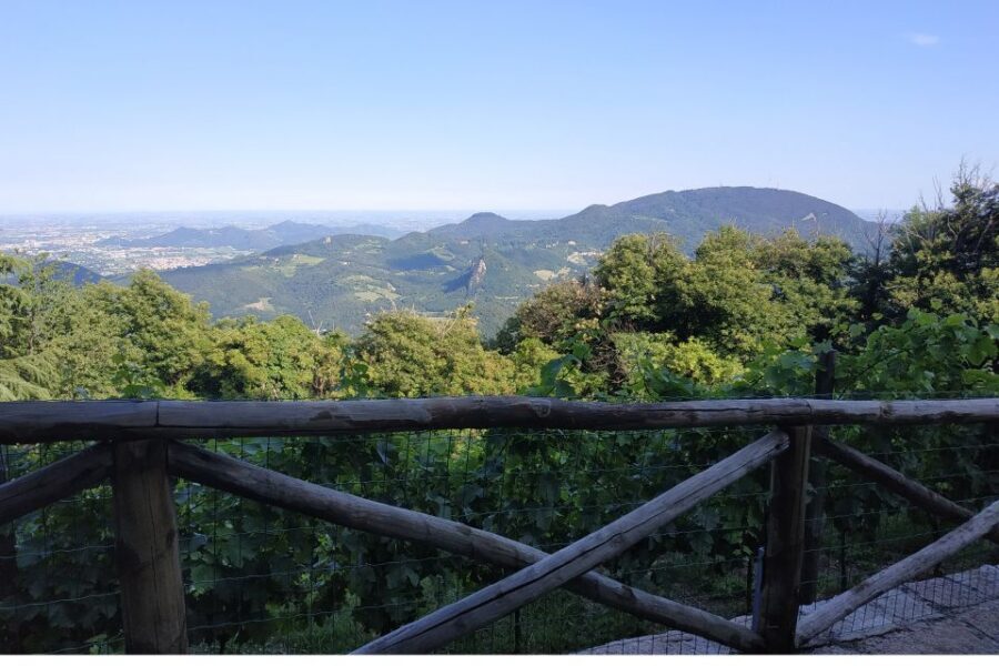 From Verona: Day tour to Madonna della Corona - The role of Alessandro: why the guide changes the day