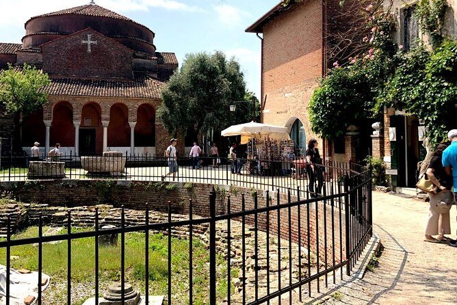 Full-day excursion to Murano, Burano and Torcello from Venice Train Station - Boat ride time: comfortable sailing with commentary (and a possible shuffle)