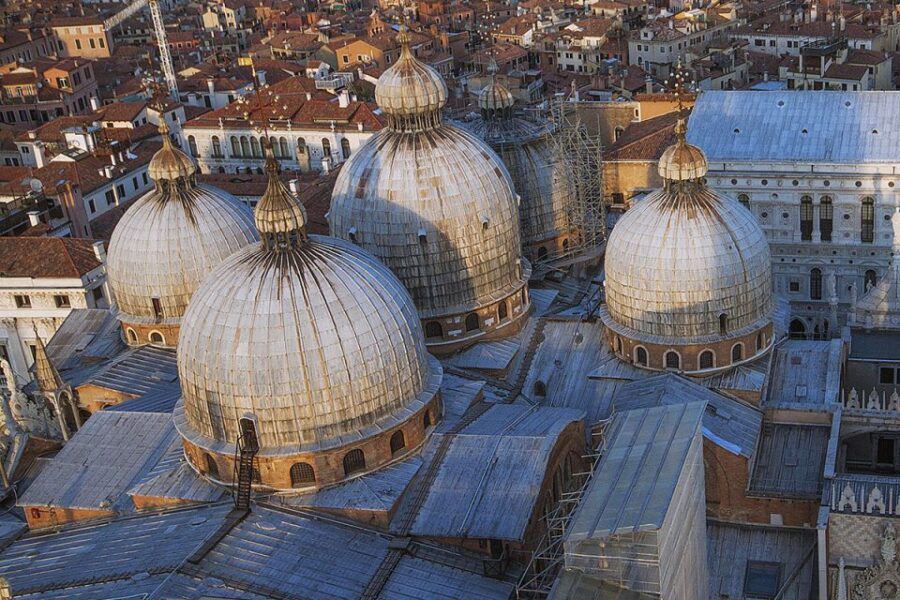 Full Venice Walking Tour: Doge's Palace and St. Mark's - Calli and Campo Santa Maria Formosa: Venice Beyond the Main Square
