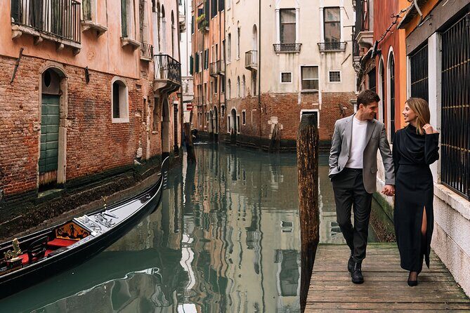 Glam photoshoot in hidden Venice! (up to 4) - How the 30–40 Minutes Typically Feels on the Ground