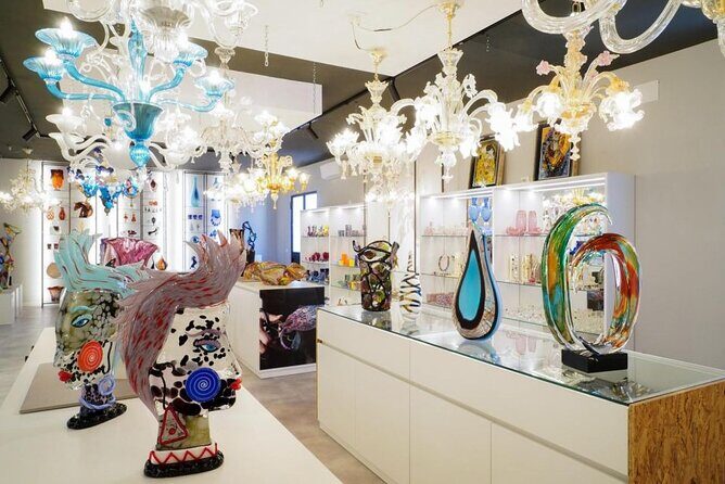 Glass Blowing Show Visit Murano Glass Factory and Showroom OMG - Location and timing in Venice: how to make it work smoothly