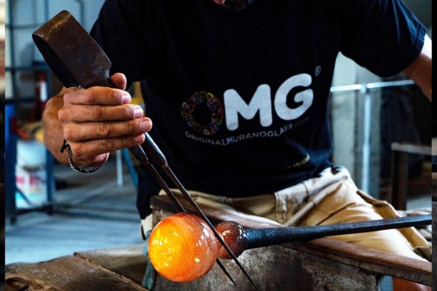 Glass Blowing Show Visit Murano Glass Factory & Showroom OMG - Price and the 90€ coupon trade-off