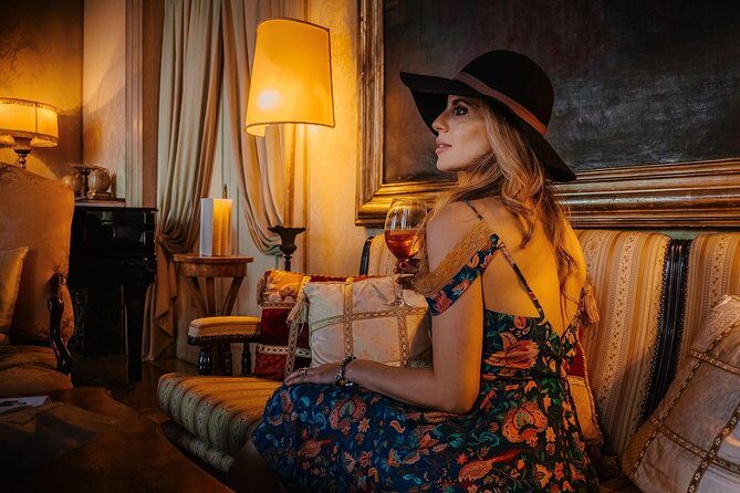 Gondola Ride and Aperitif in a Venetian Palace - English-Speaking Guide and the Help You’ll Feel Immediately
