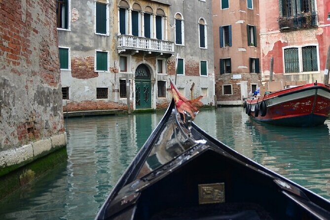 Gondola Ride and St Mark's Basilica - The small-group advantage (and why it can matter)