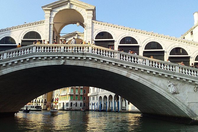Grand Canal boat tour and Murano glass experience with Hotel pick up - Price and value: when $299.57 for up to 10 makes sense