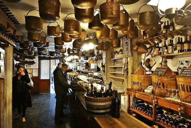 Guided Small Group Kickstart Food Tour of Venice - Campo San Bartolomeo courtyard: the kind of stop you’d miss alone