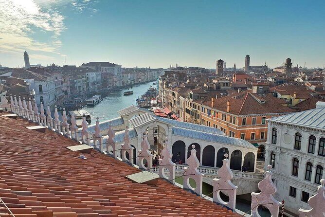 Guided Small Group Kickstart Food Tour of Venice - Mercati di Rialto: fish, produce, and a market stop that can close early