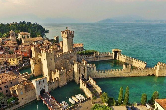 Guided tour in Sirmione with motorboat tour - Two-part day in Sirmione: why this tour works