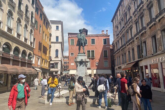 Guided Venice Street Food Tour and City Sightseeing - Cicchetti bars: how the tour teaches you to order like a local