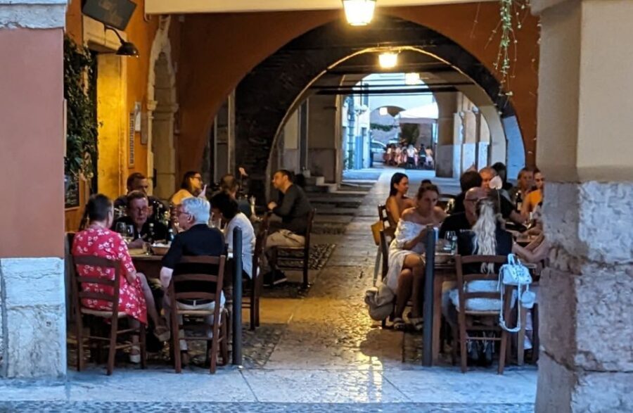 Guided Walking Tour in Verona - Verona Cathedral (Duomo) and finishing at Cattedrale di Santa Maria Matricolare