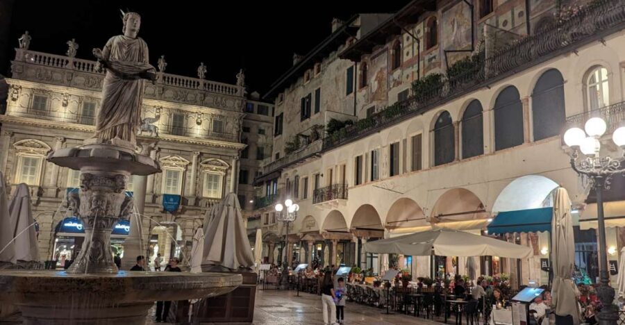Guided Walking Tour in Verona - Finding the meeting point at Colonna di San Marco (Piazza Erbe 38a)