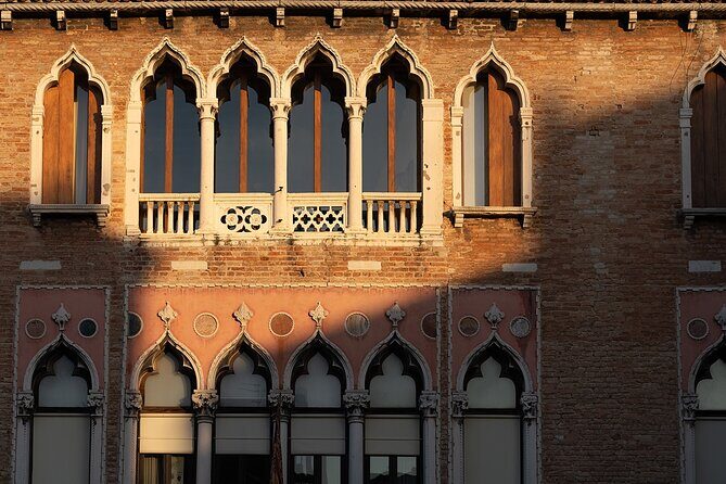 Hidden Venice Photo Tour with your phone! - Price and value: is $144.49 worth it for a 1-hour phone session?