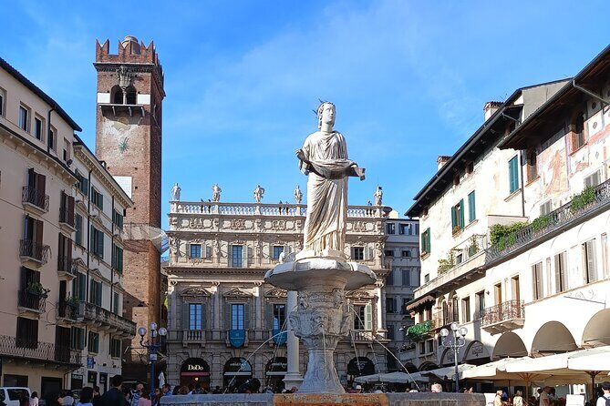 Hidden Verona & Kids Fun tour - Arche Scaligere: a cemetery that feels like medieval power