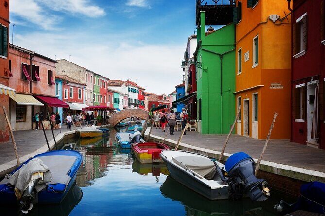 Island Hopping Tour: Mazzorbo, Burano and Murano - Burano’s colorful world: lace culture, bridges, and the best angles