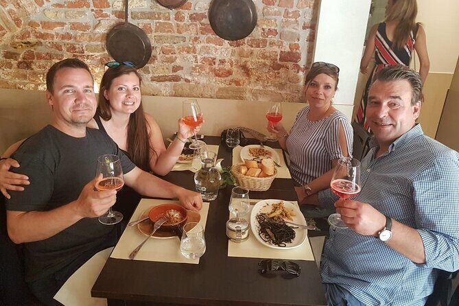 Jewish Ghetto and Cannaregio Food Tour in Venice - Smart casual, moderate walking, and the vegetarian option