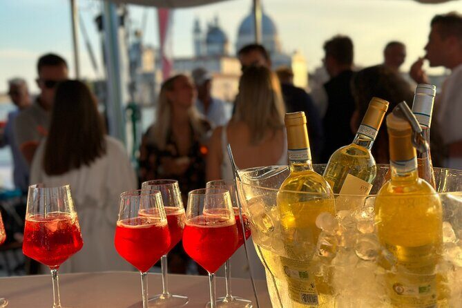 Lagoon Light Lunch Tour at 12:00 in Venice - Who this lagoon light lunch cruise suits best