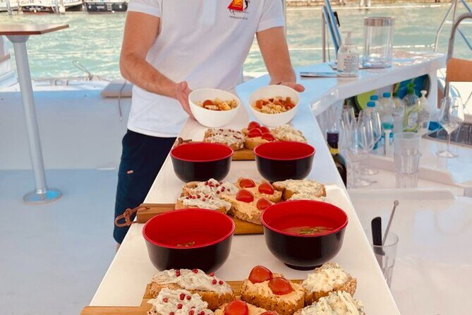 Lagoon Light Lunch Tour at 12:00 in Venice - The 12:00 route: San Marco bay to Giudecca, then Lido and back