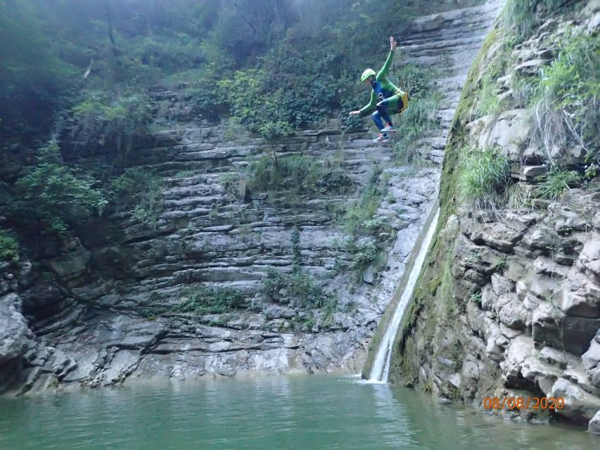 Lake Garda: Canyoneering in Torrente Vione - What to pack for Torrente Vione: neoprene is provided, shoes are not