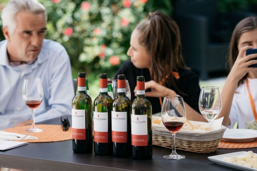 Lake Garda: Vineyard Tour and 6 wine Tasting - First Stop: Meeting Giovanna at Azienda Agricola