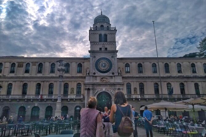 Live Padua as a local - Piazza delle Erbe: the big historic market square in the middle of everything