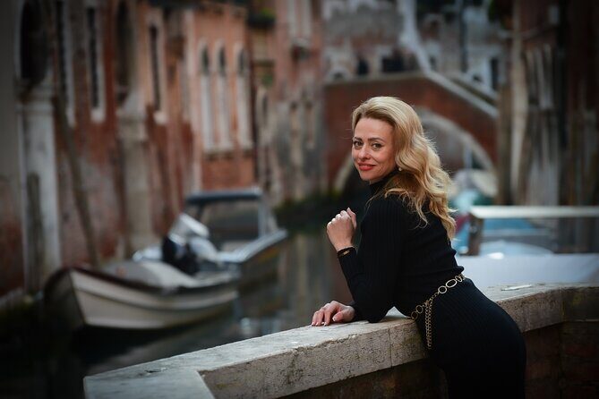 Luxurious Photoshoot in Venice - San Marco Square: Landmark Power, Crowd Control, and Good Direction