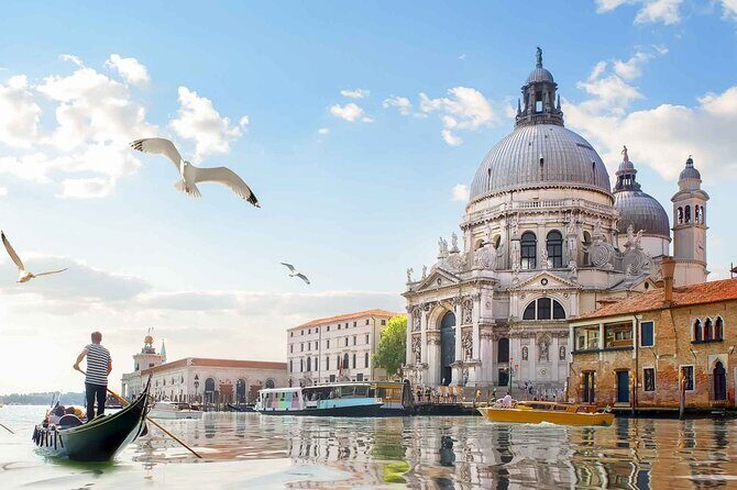 Magical Gondola Journey: Explore Venice's Grand Canal in Style! - What you’ll actually see on the Grand Canal