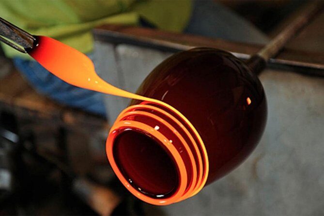 Molten glass magic - Glassblowing class - PRIVATE - The showroom and shop stop: what to expect (and how to handle it)