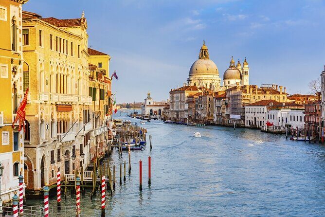 Morning Magic: Venice City Walk and Gondola Tour - Headphones, group limits, and the biggest pacing risk