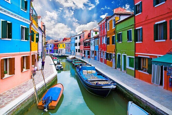 Murano, Burano and Torcello Half-Day Sightseeing Tour - Getting there by shared motorboat from St Mark’s