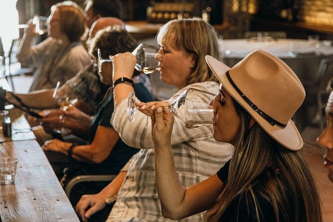Murano Burano Islands Boat Tour Glass Factory & St Erasmo Winery - Burano’s Colorful Canals and Lace Tradition: Guided Walk Plus Shopping Time