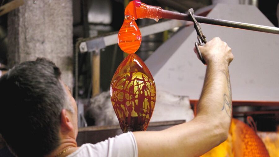 Murano: make your item with a glass master and take it home - Your piece today, your glass later: taking it home in the smartest way
