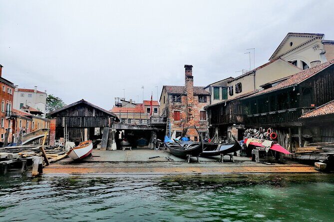 Off the Beaten Path Walk in Venice - Campo San Barnaba: Indiana Jones and Katharine Hepburn at Canal Level