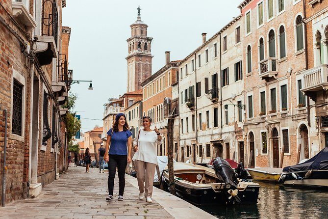 Off the Beaten Track in Venice: Private City Tour - Start at Dorsoduro: Meeting Point, Flow, And Why It Matters