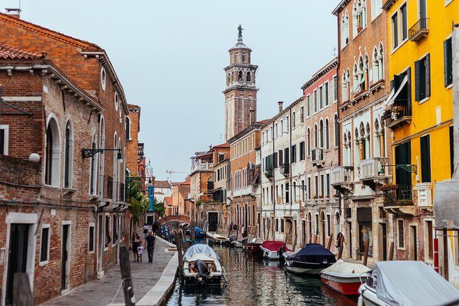 Off the Beaten Track in Venice: Private City Tour - Campo Santa Margherita: A Dorsoduro Neighborhood Stop With Local Energy
