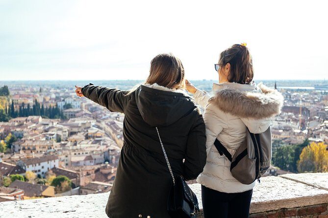 Off the Beaten Track in Verona: Private City Tour - Meeting at Via Dogana and setting a smart pace