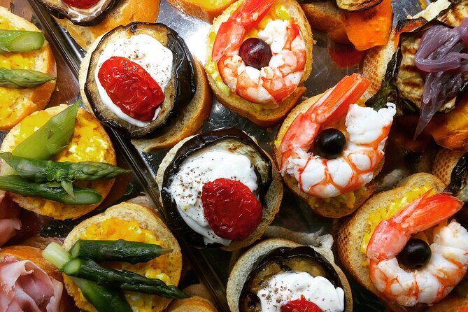 Old Taverns and Rialto Market Food Adventure (come hungry!) - Campo dei Frari: the shop stop that turns snacks into a real meal