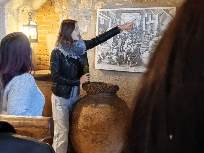 Olive Mill Tour and Tasting in the Verona Countryside - Bonamini family Oil Museum: old production methods in the same visit