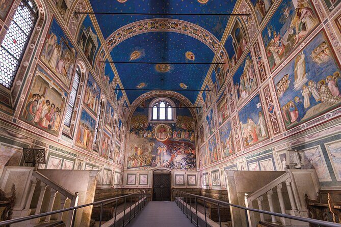 Padova Walking Tour with Audio and Written Guide by a Local - Piazza delle Erbe and Palazzo della Ragione: Trade Meets Tradition