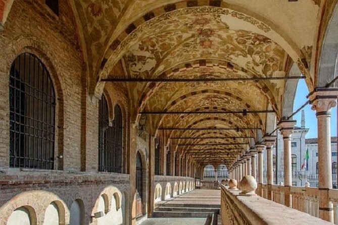 Padua City Sightseeing Walking Tour of Must-See-Sites with Local Guide - Padua University origins and the Botanic Gardens you shouldn’t skip