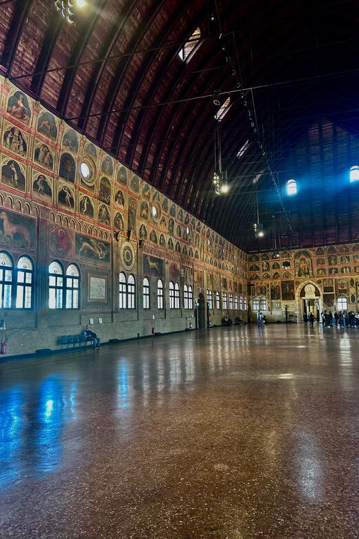 Padua: guided walking tour with an art historian - Meeting at Prato della Valle: you start with context, not a map
