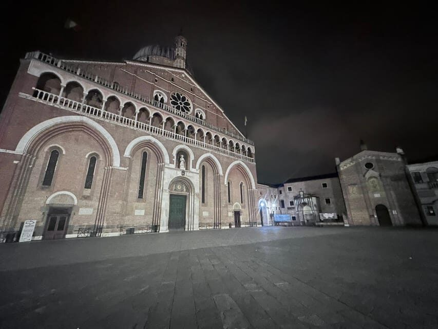 Padua: guided walking tour with an art historian - St. Anthony’s Basilica: medieval frescoes plus the Tomb experience