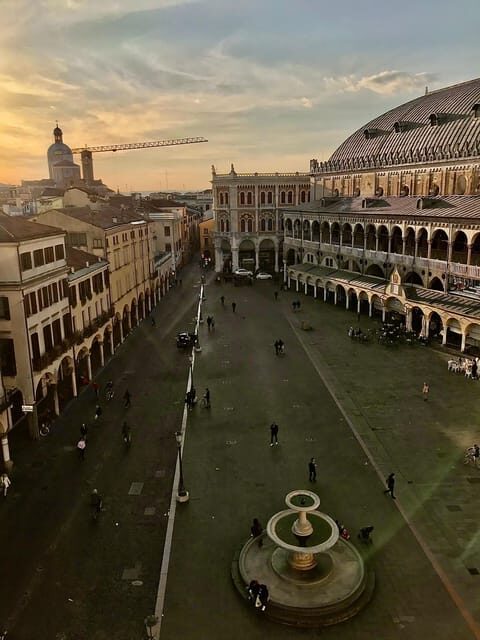 Padua: guided walking tour with an art historian - Palazzo della Ragione and the Salone: the biggest room payoff comes with one extra ticket